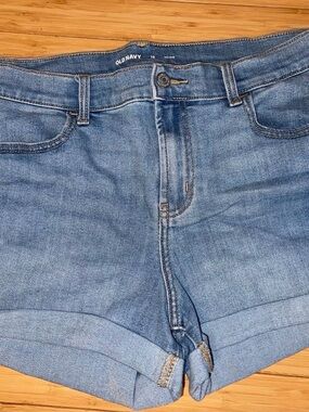 Old Navy Mid Rise Short